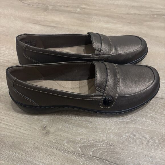 Clarks Womens Cora Daisy Loafer Size 9.5 M Brown Leather Slip On Flat Never Worn - Picture 3 of 13